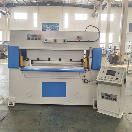 XYJ－3/120、200 足球片整板自動送料裁斷機(jī)